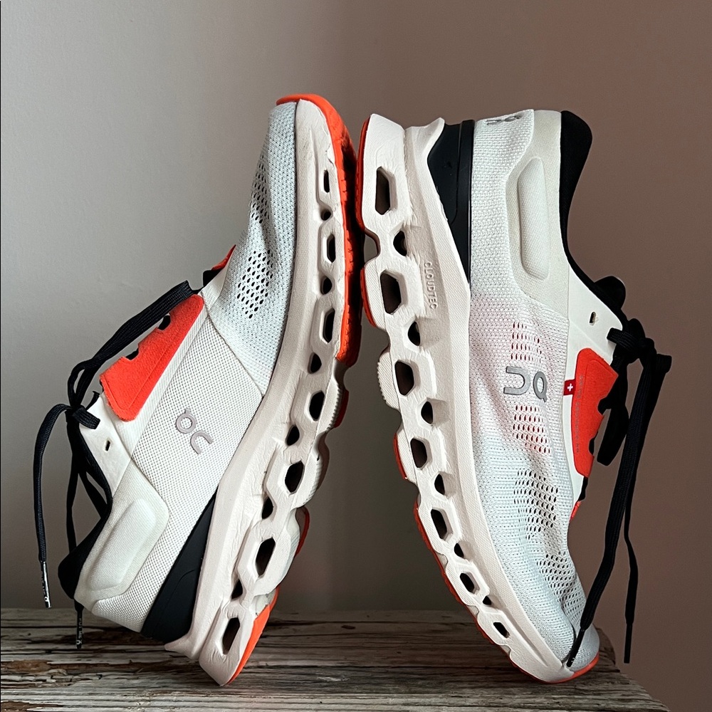 On Running Men's/Unisex White Black Orange Cloud Sneakers - Picture 5 of 14
